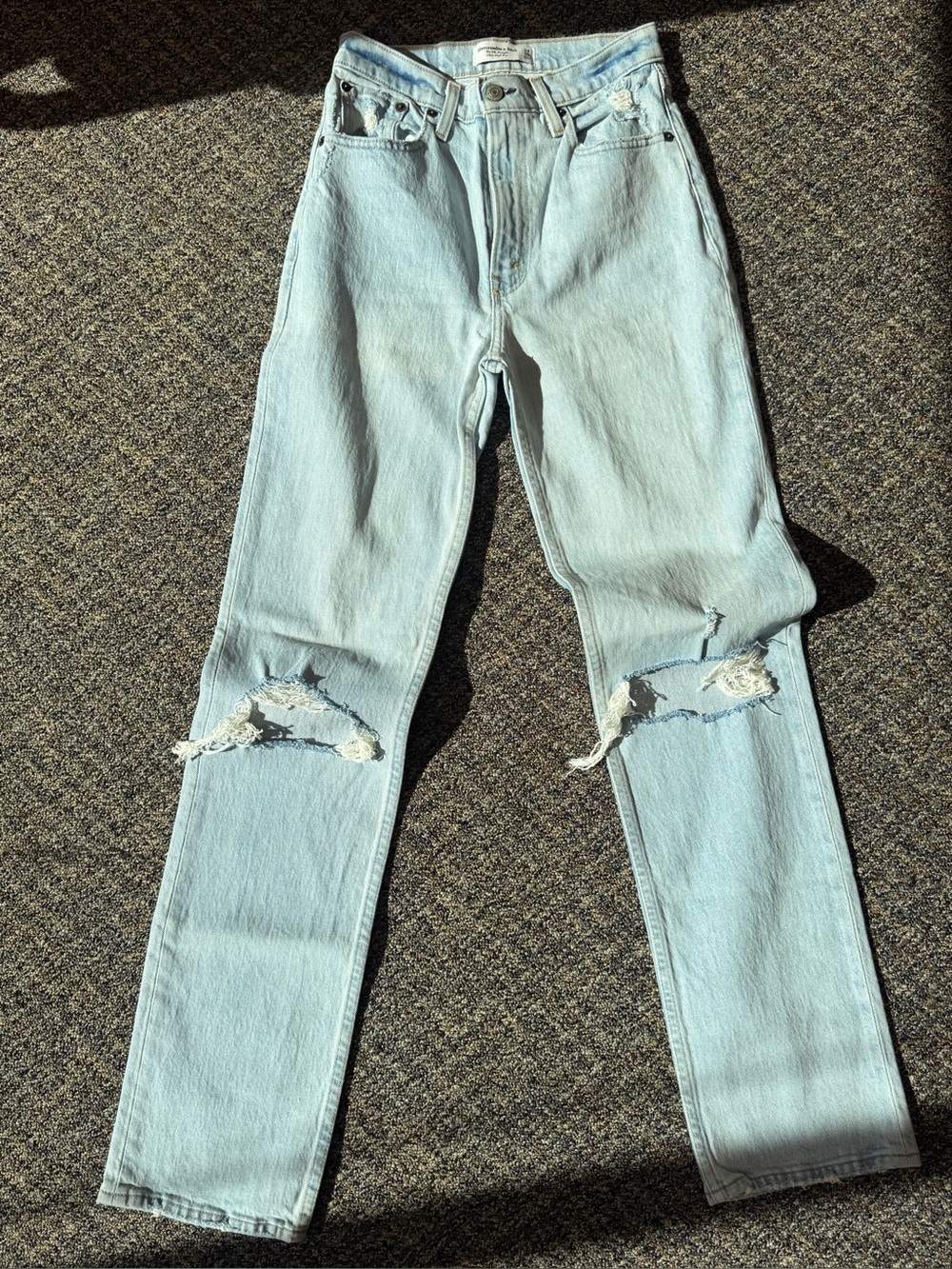 Abercrombie & Fitch Light Blue Straight Leg Jeans with Knee Rips Size 24 NWT